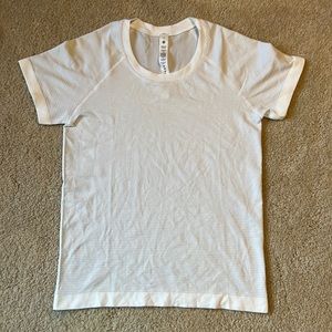 Lululemon Swiftly Tech Race Length Short Sleeve Shirt Size 4